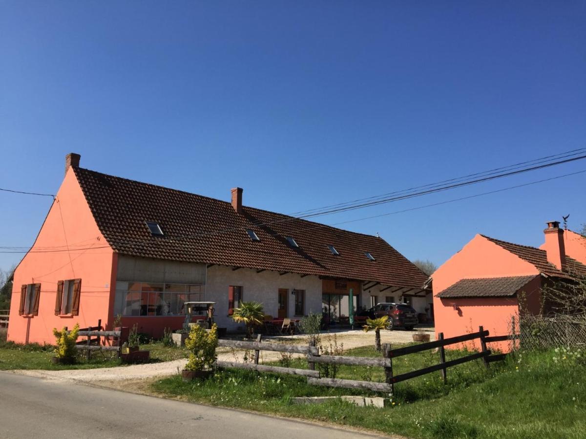 Gite Chez Marcel Et Bea La Chapelle-Saint-Sauveur  Eksteriør bilde