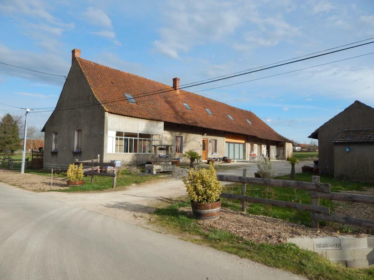 Gite Chez Marcel Et Bea La Chapelle-Saint-Sauveur  Eksteriør bilde